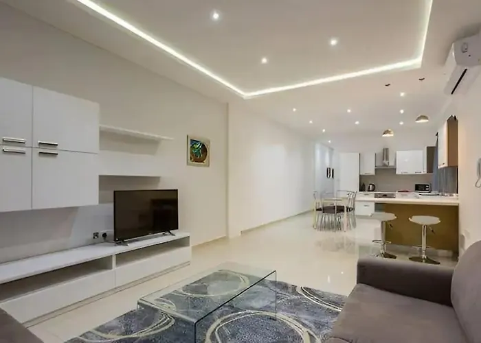 Girls Only Shared #1 Gżira