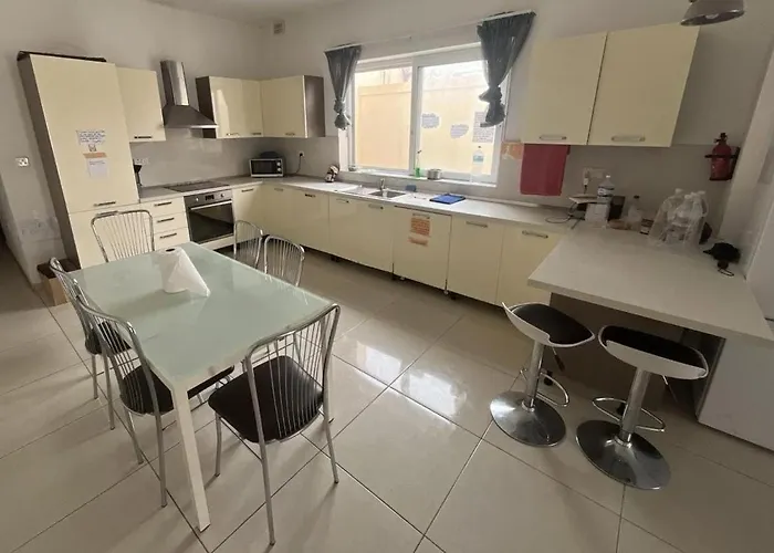 Girls Only Shared #1 ホステル